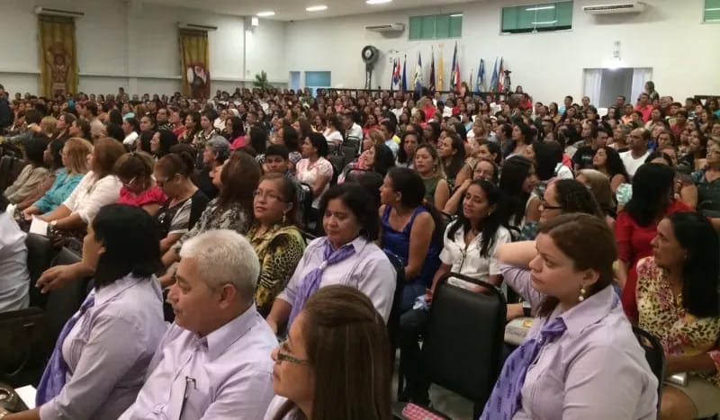 Erik Penna no Congresso Estadual de Educação do Amazonas, em Parintins-AM